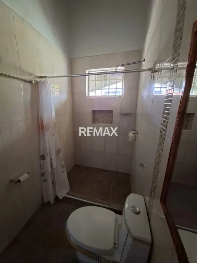 EN VENTA CASA UBICADA EN LA URB. VALLE DE LUNA, SECTOR TIPURO - 9