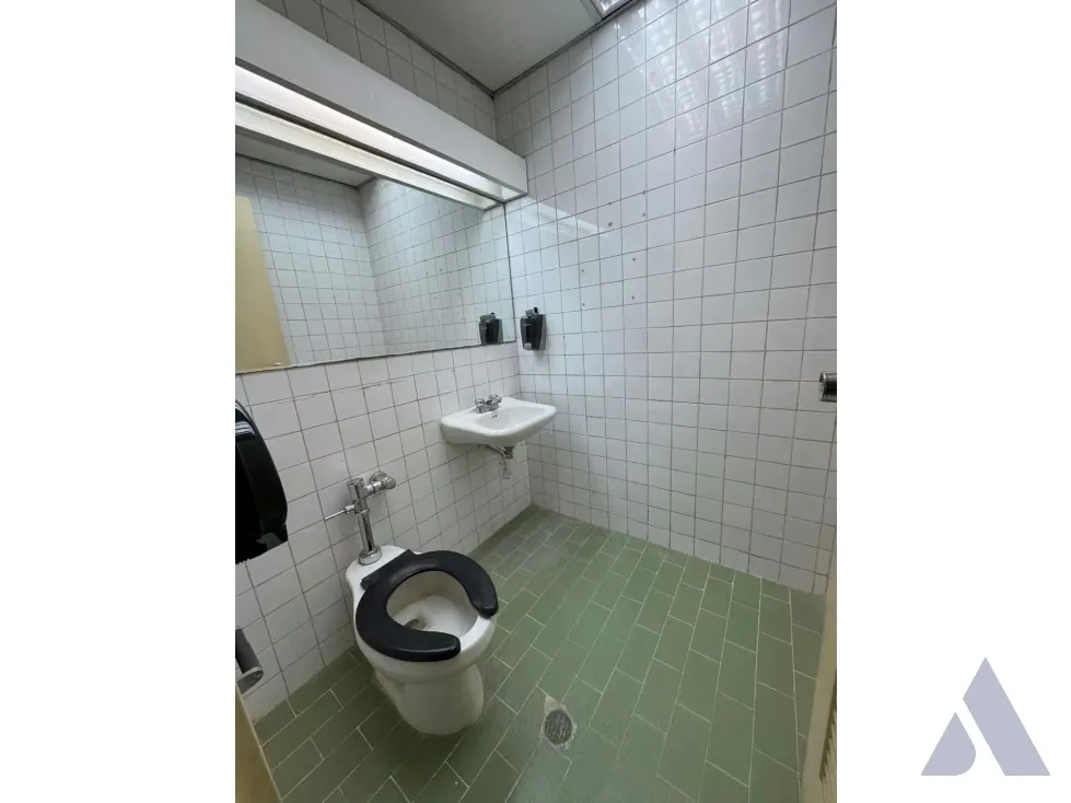 Alquilo oficina 130m2 Las Mercedes 7588 - 10