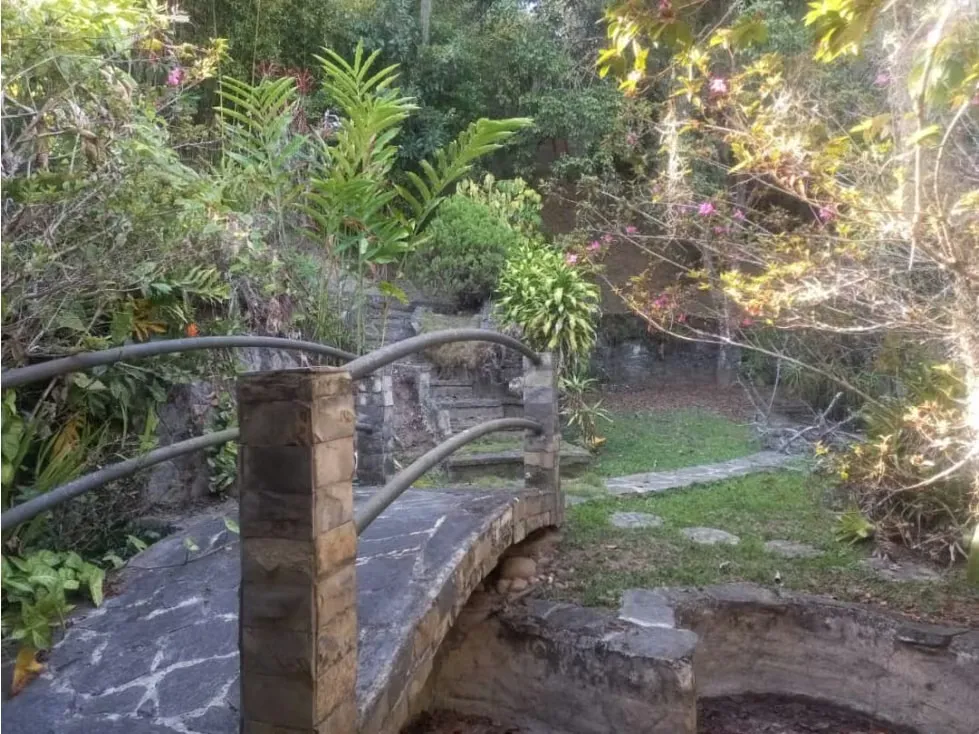 VENTA CASA EN CLUB HIPICO LOS TEQUES, 1700M2, 5 HAB, 3 BAÑOS, 6 P/E - 2