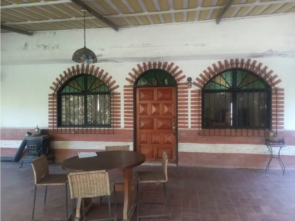 VENTA CASA EN CLUB HIPICO LOS TEQUES, 1700M2, 5 HAB, 3 BAÑOS, 6 P/E - 6