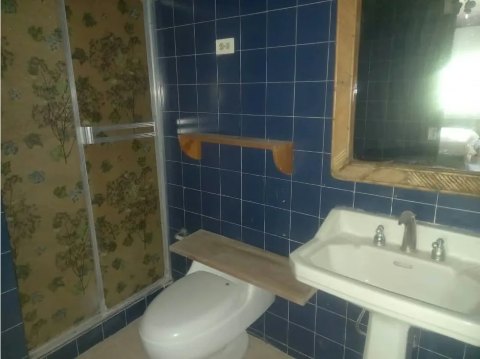 VENTA CASA EN CLUB HIPICO LOS TEQUES, 1700M2, 5 HAB, 3 BAÑOS, 6 P/E - 10