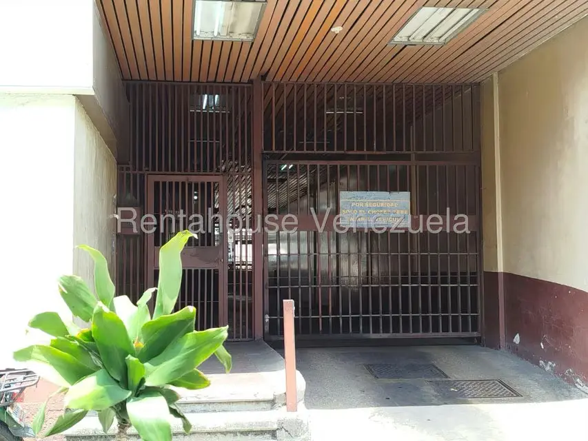 Apartamento (1 Nivel) en Venta en Parroquia Santa Teresa, Distrito Metropolitano - 2