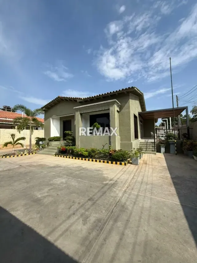 Casa comercial en venta Av. Baralt - 9
