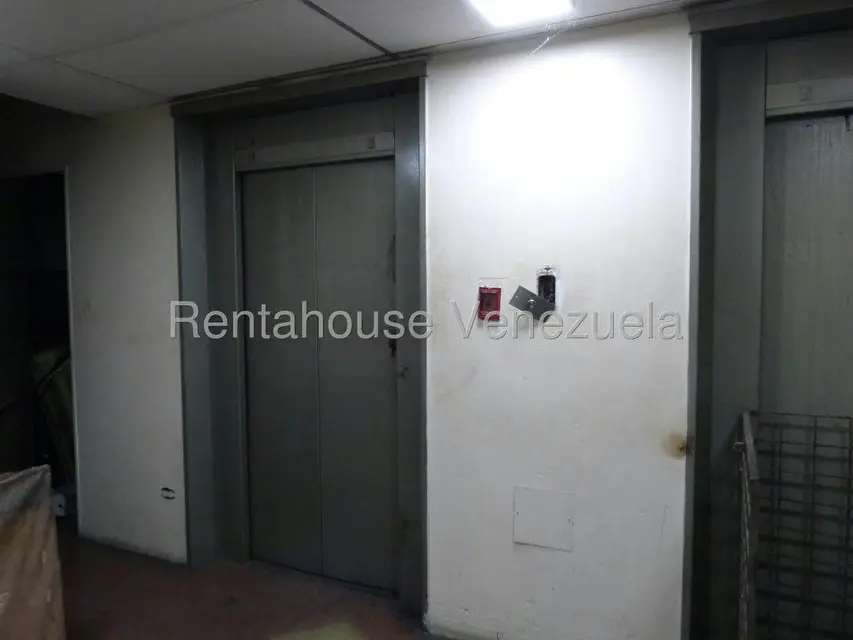 Edificio en Venta en Parroquia Catedral, Distrito Metropolitano - 12
