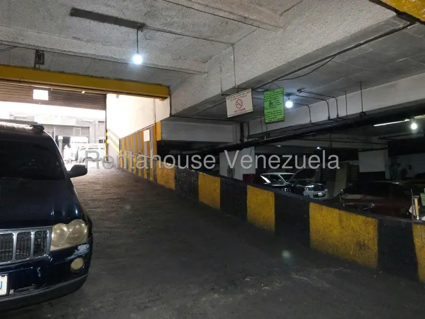 Edificio en Venta en Parroquia Catedral, Distrito Metropolitano - 3