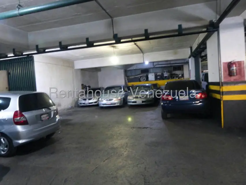 Edificio en Venta en Parroquia Catedral, Distrito Metropolitano - 9