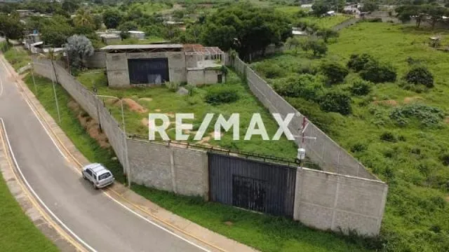 VENTA DE TERRENO CON GALPON CALLE B VIA SOTEICA Y TUNEL BARRIO EL PEGON YARITAGUA-YARACUY