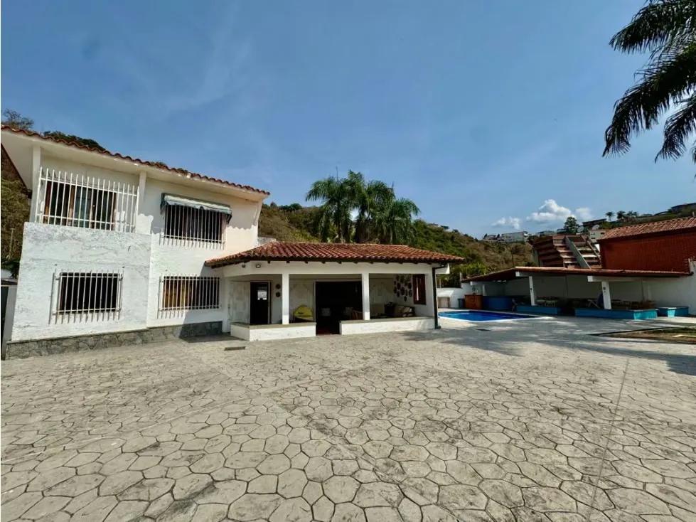 Se vende casa 900m2 4h+s+anexo Colinas de Tamanaco - 8