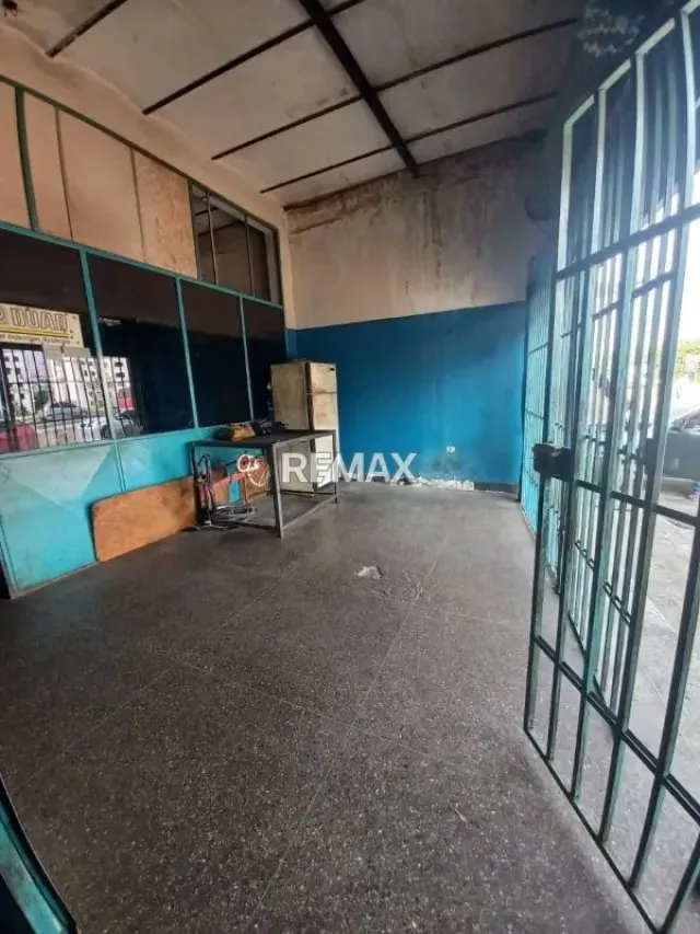 VENTA DE LOCALES Y GALPON EN PALO NEGRO SECTOR LA PICA FRENTE A LA BASE AEREA - 9