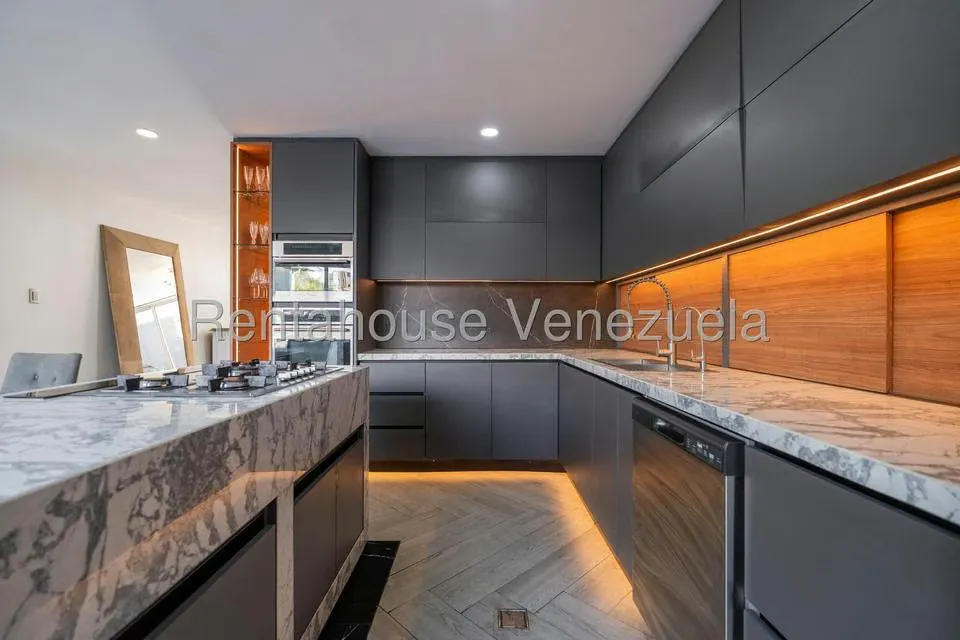 Casa (Multipes Niveles) en Venta en Santa Eduvigis, Distrito Metropolitano - 13