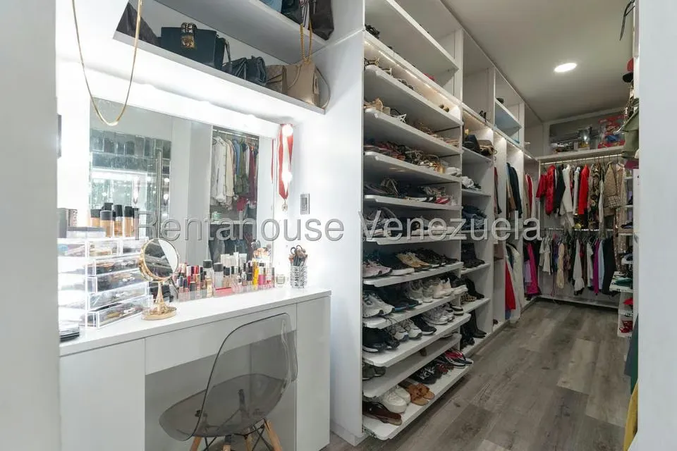 Casa (Multipes Niveles) en Venta en Santa Eduvigis, Distrito Metropolitano - 18