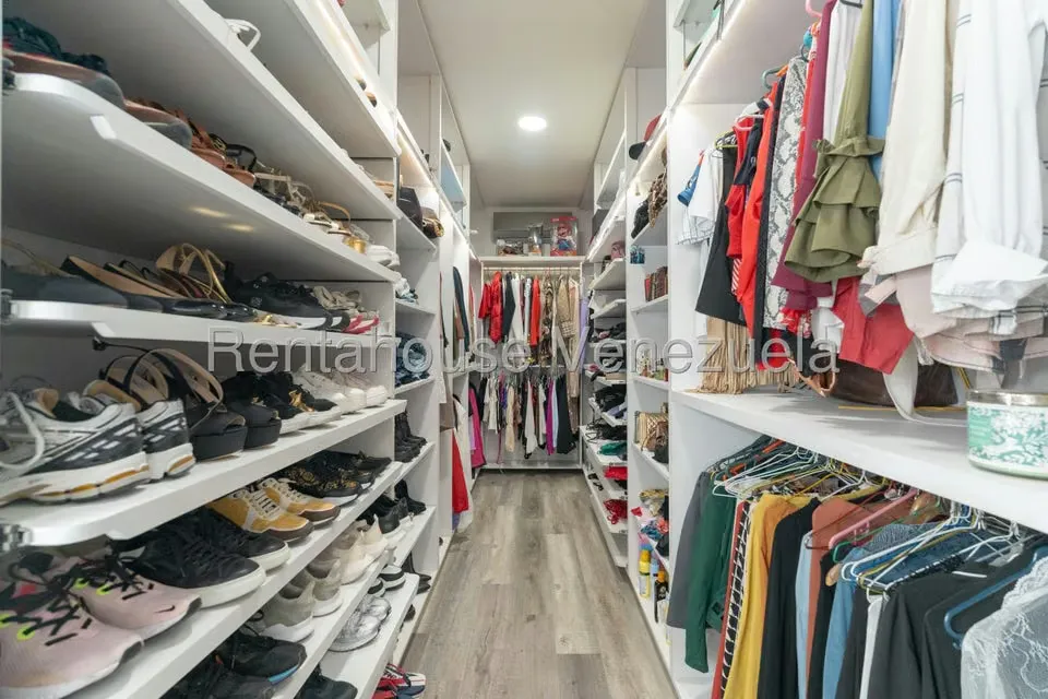Casa (Multipes Niveles) en Venta en Santa Eduvigis, Distrito Metropolitano - 19