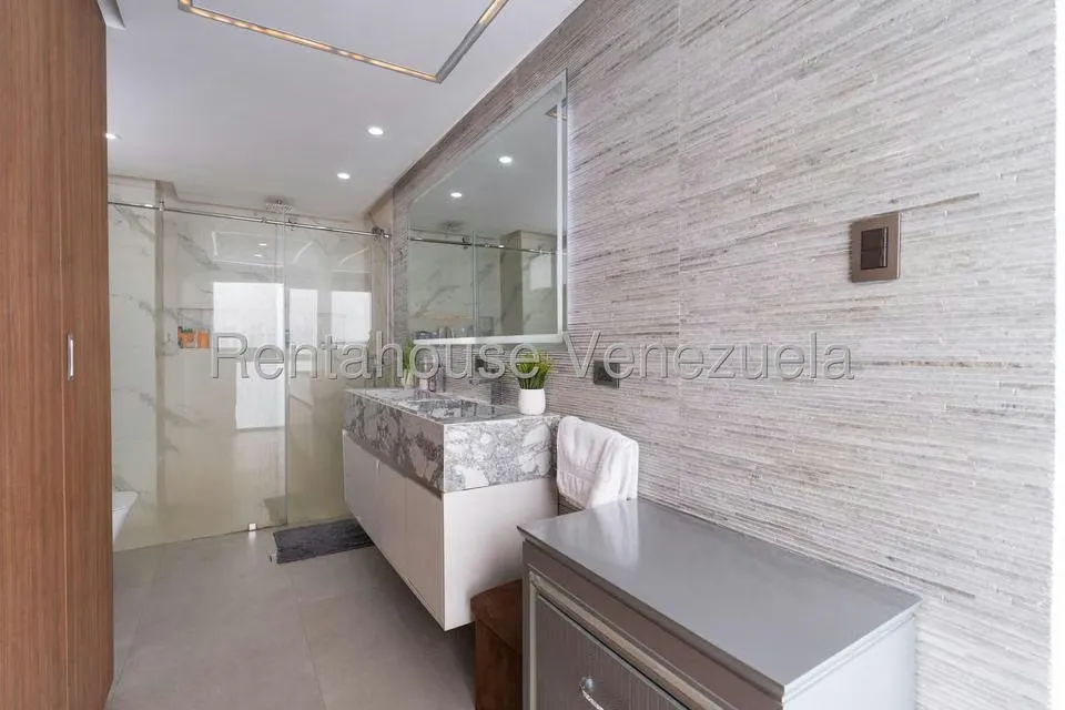 Casa (Multipes Niveles) en Venta en Santa Eduvigis, Distrito Metropolitano - 22