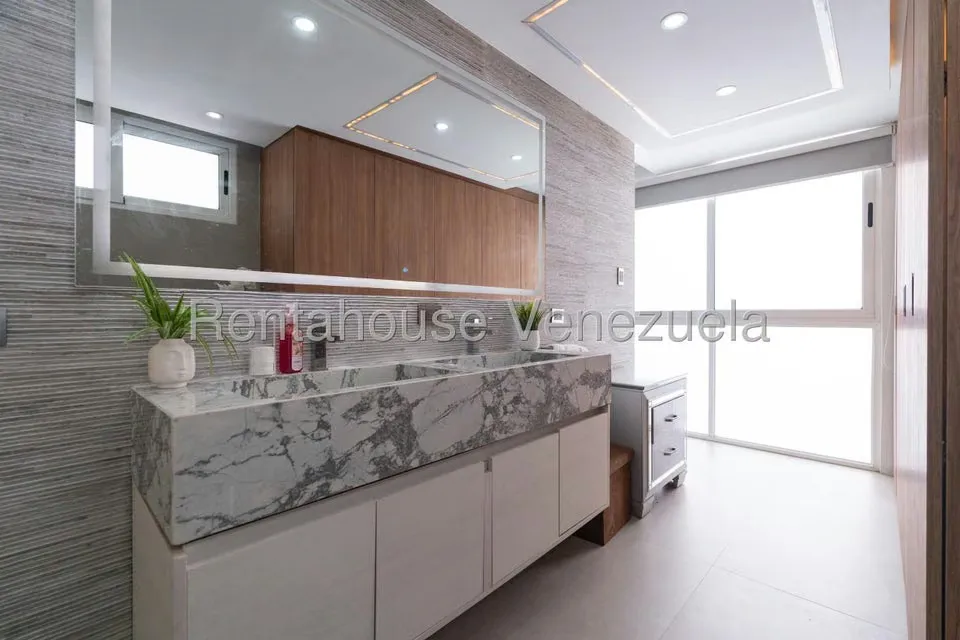 Casa (Multipes Niveles) en Venta en Santa Eduvigis, Distrito Metropolitano - 23