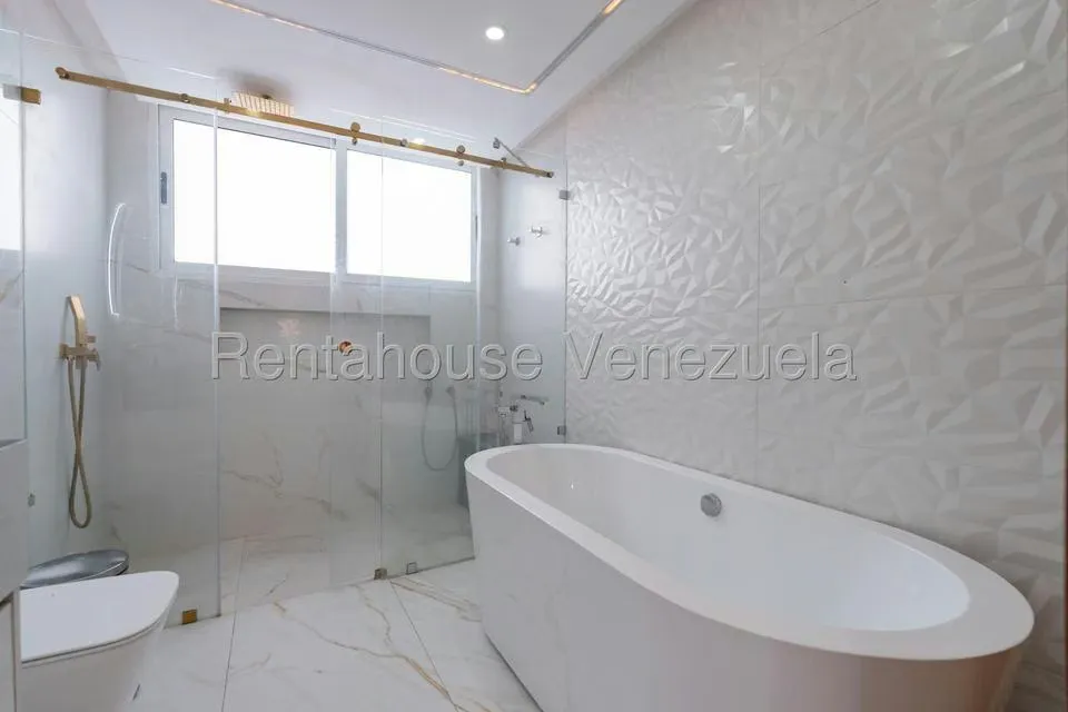 Casa (Multipes Niveles) en Venta en Santa Eduvigis, Distrito Metropolitano - 28