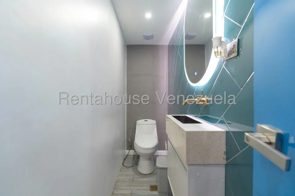 Casa (Multipes Niveles) en Venta en Santa Eduvigis, Distrito Metropolitano - 36