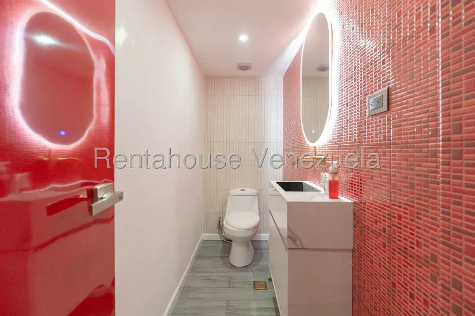 Casa (Multipes Niveles) en Venta en Santa Eduvigis, Distrito Metropolitano - 41