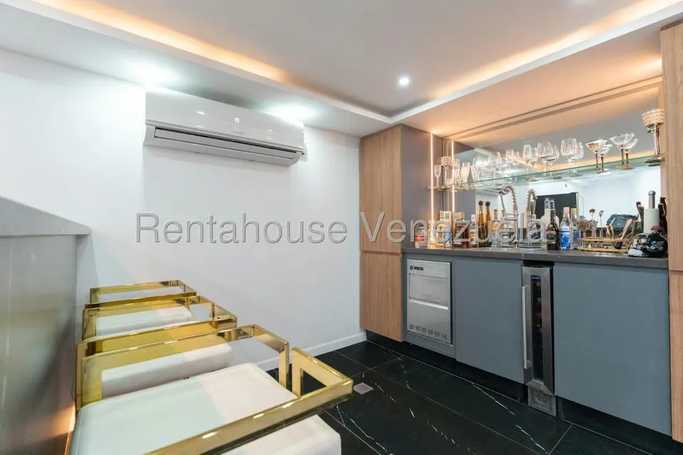 Casa (Multipes Niveles) en Venta en Santa Eduvigis, Distrito Metropolitano - 45