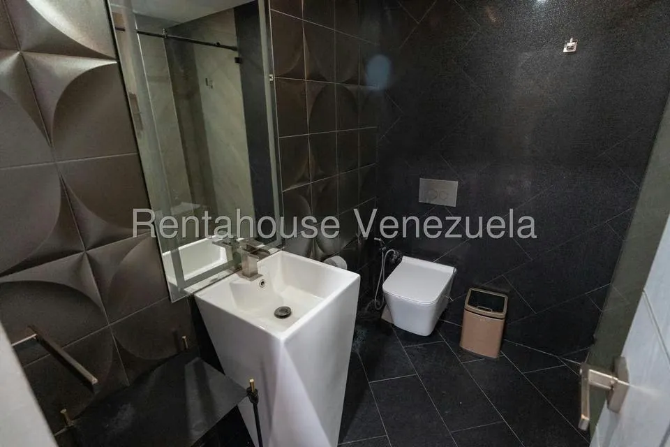 Casa (Multipes Niveles) en Venta en Santa Eduvigis, Distrito Metropolitano - 52