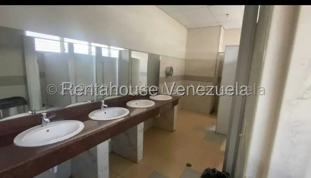 Local Comercial en Alquiler en Chacao, Distrito Metropolitano - 9