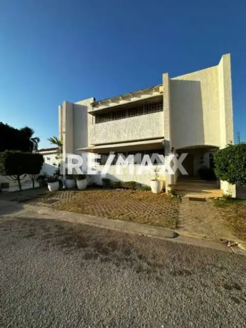 CASA VENTA VILLA EL ENCANTO AV MILAGRO NORTE MARACAIBO