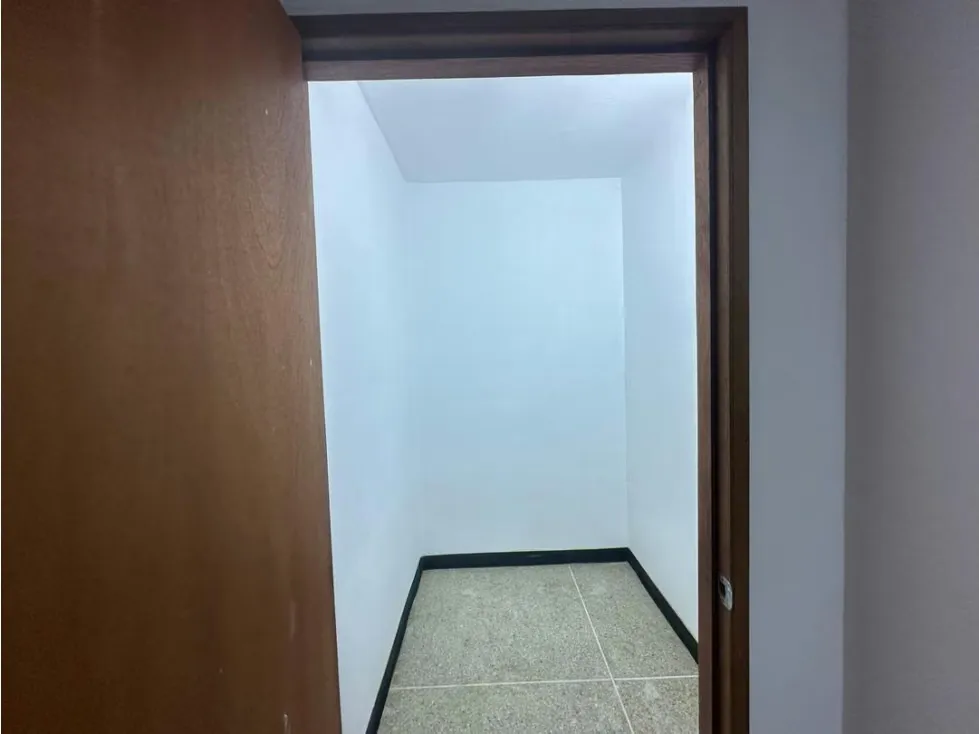 ALQUILER DE PLANTA INDUSTRIAL EN LA URBINA ALE - 8