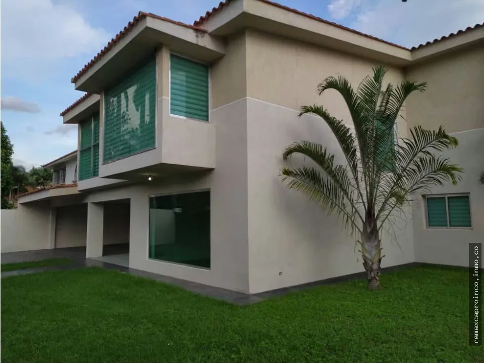 Hermosa casa en Guataparo Country club.