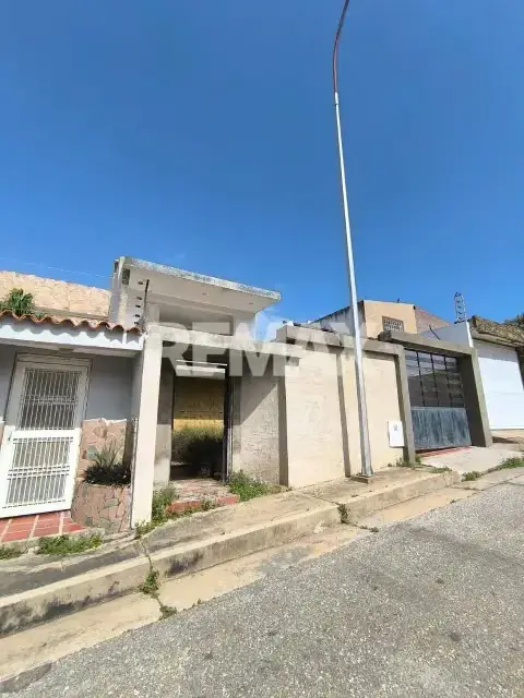 Casa en obra gris en venta en urbanización Paraíso, Pampatar: la oportunidad que esperabas