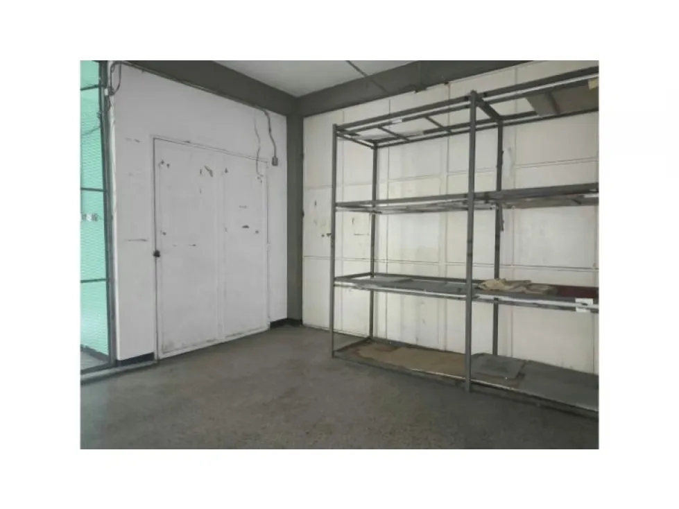 Alquilo depósito/galpon 130m2 El Llanito 4724 - 3
