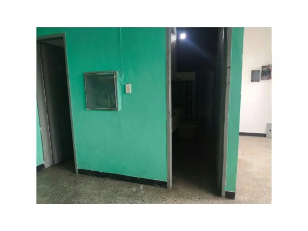 Alquilo depósito/galpon 130m2 El Llanito 4724 - 5