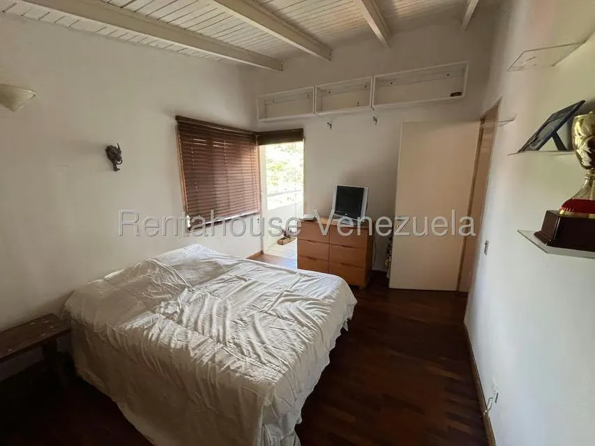 Casa (Multipes Niveles) en Venta en Prados del Este, Distrito Metropolitano - 35