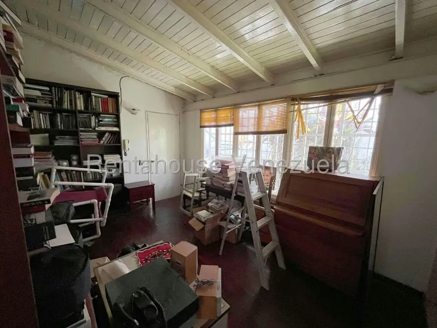Casa (Multipes Niveles) en Venta en Prados del Este, Distrito Metropolitano - 41