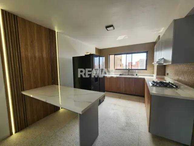 Se vende Apartamento en Edificio Neptuno, Sector la Lago - 9