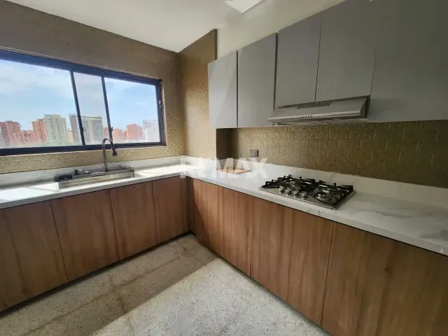 Se vende Apartamento en Edificio Neptuno, Sector la Lago - 10