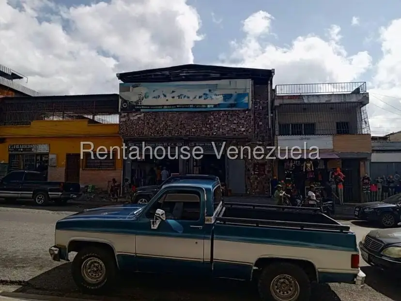Casa (Multipes Niveles) en Venta en Guatire, Miranda