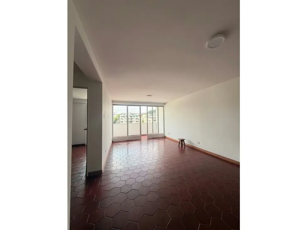Apartamento en alquiler en Cumbres de Curumo - 6