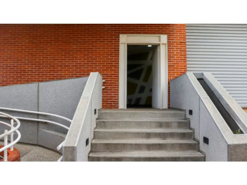 VENTA EDIFICIO INDUSTRIAL LOS RUICES 4833 M2 4 PISOS 8 BAÑOS - 2