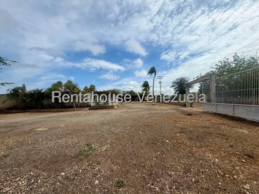 Comercial (Club Campestre) en Venta en Santa Ana, Falcon - 15