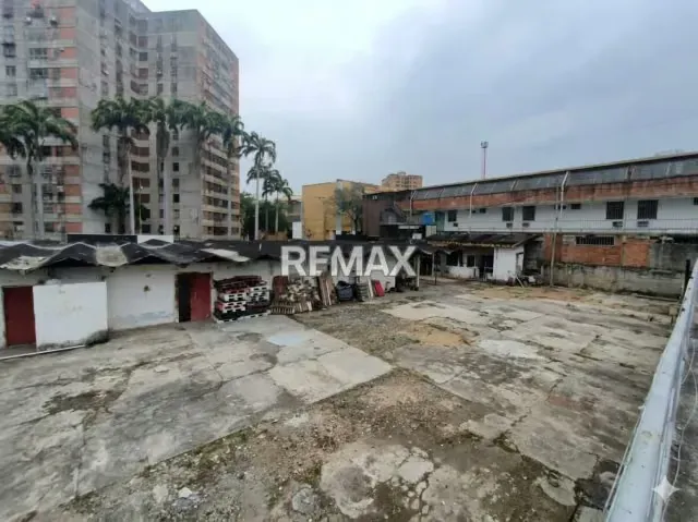 Alquilo Local Comercial en C.C. Comercial Industrial del Este - 14