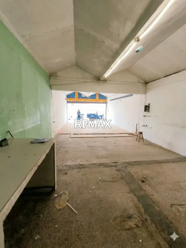 Alquilo Local Comercial en C.C. Comercial Industrial del Este - 8