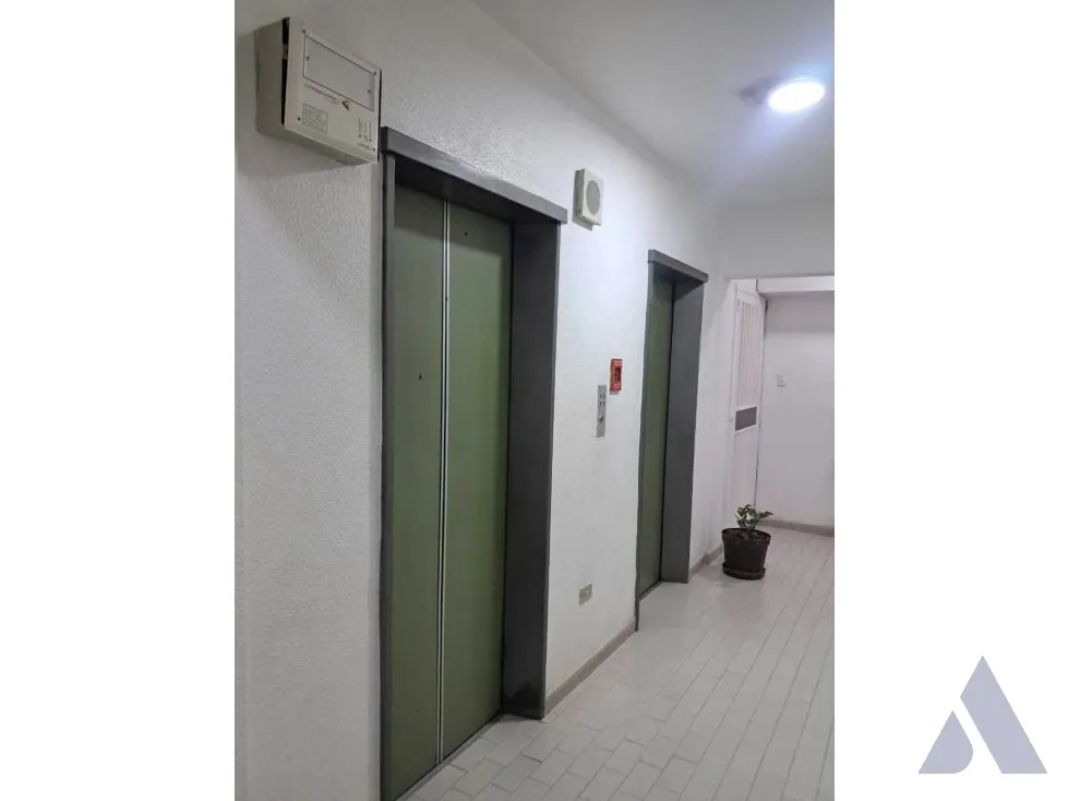 Vendo apartamento en calle cerrada 104m2 El Marqués 7690