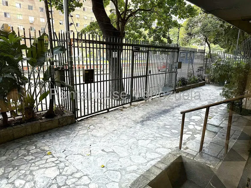 Apartamento (1 Nivel) en Venta en La Florida, Distrito Metropolitano - 11