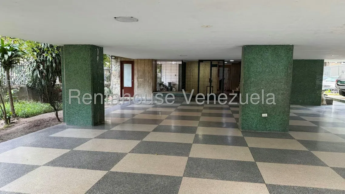 Apartamento (1 Nivel) en Venta en La Florida, Distrito Metropolitano - 17