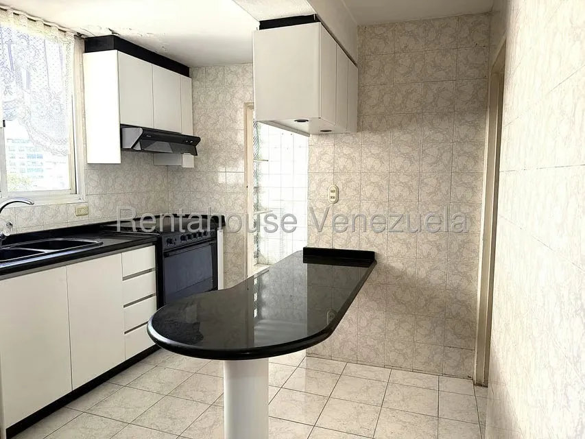 Apartamento (1 Nivel) en Venta en La Florida, Distrito Metropolitano - 4