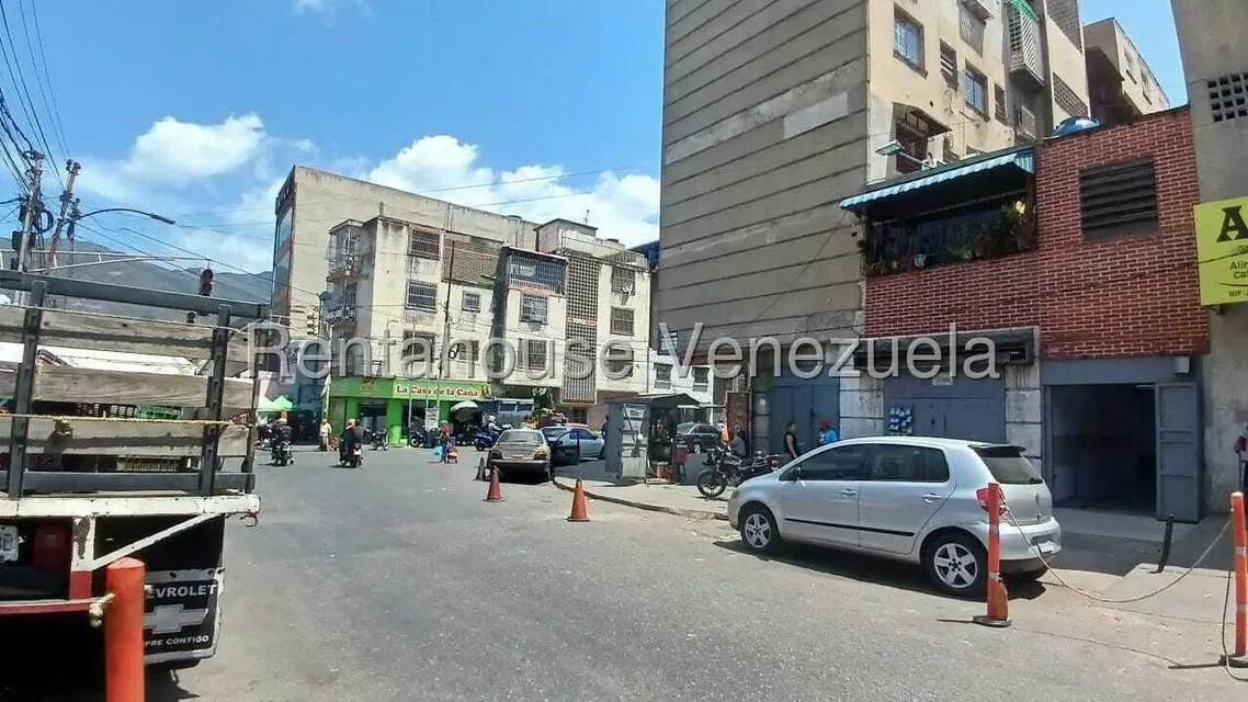 Local Comercial en Alquiler en Catia, Distrito Metropolitano - 13