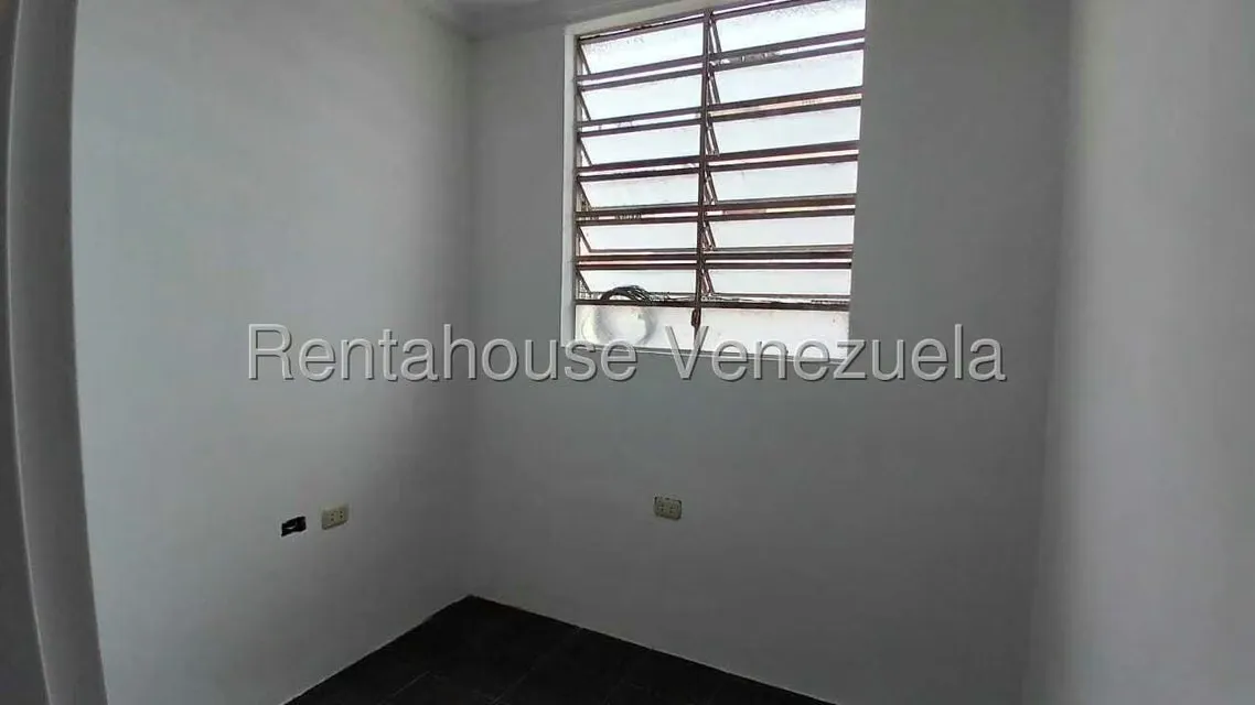 Local Comercial en Alquiler en Catia, Distrito Metropolitano - 4