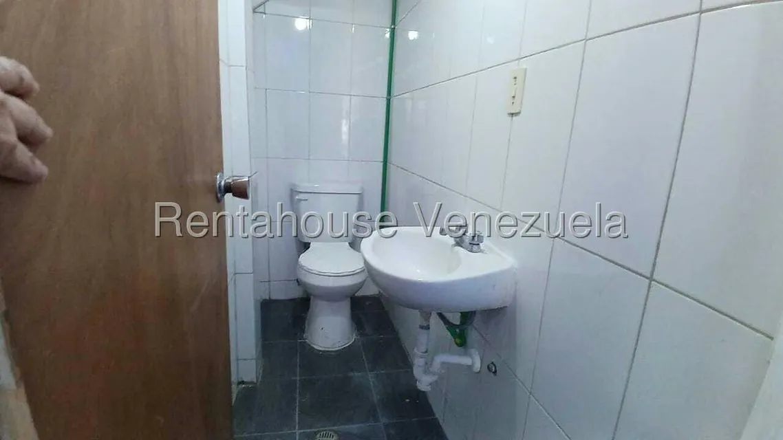 Local Comercial en Alquiler en Catia, Distrito Metropolitano - 7