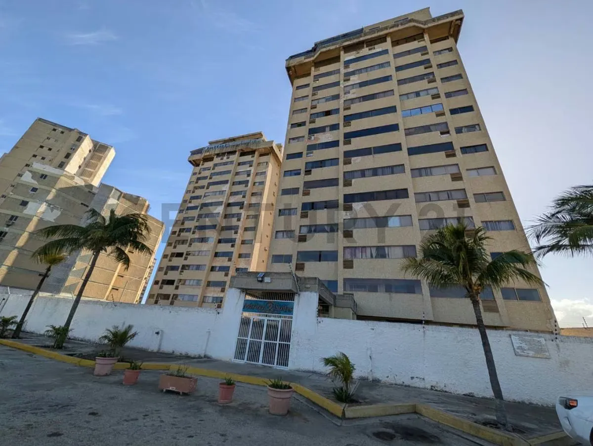LINDO Y MODERNO APARTAMENTO CON VISTA AL MAR EN PORLAMAR - 16