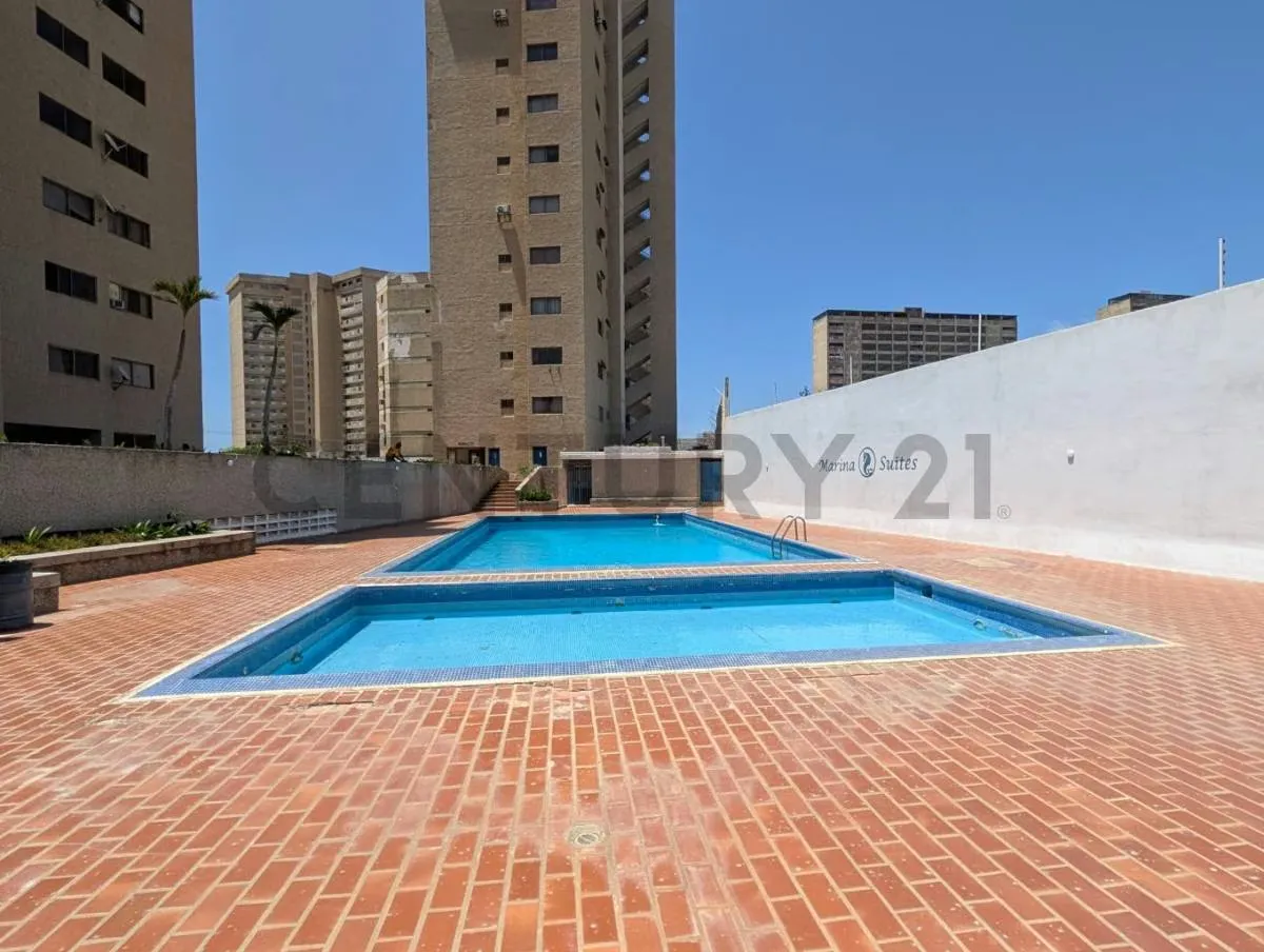 LINDO Y MODERNO APARTAMENTO CON VISTA AL MAR EN PORLAMAR - 27