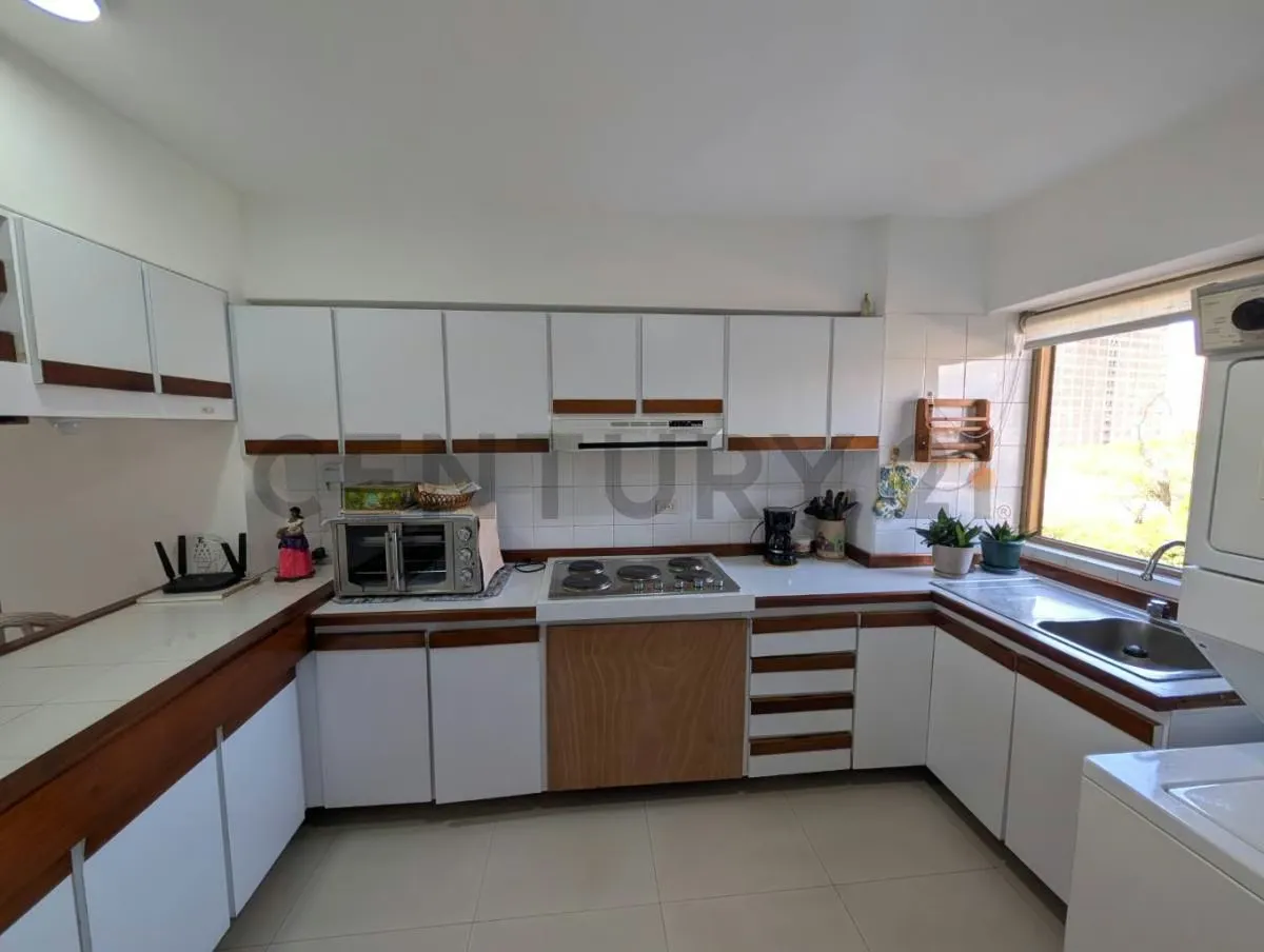 LINDO Y MODERNO APARTAMENTO CON VISTA AL MAR EN PORLAMAR - 9